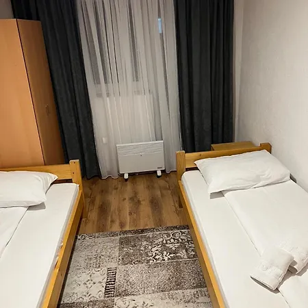 Grand Lux Apartment *